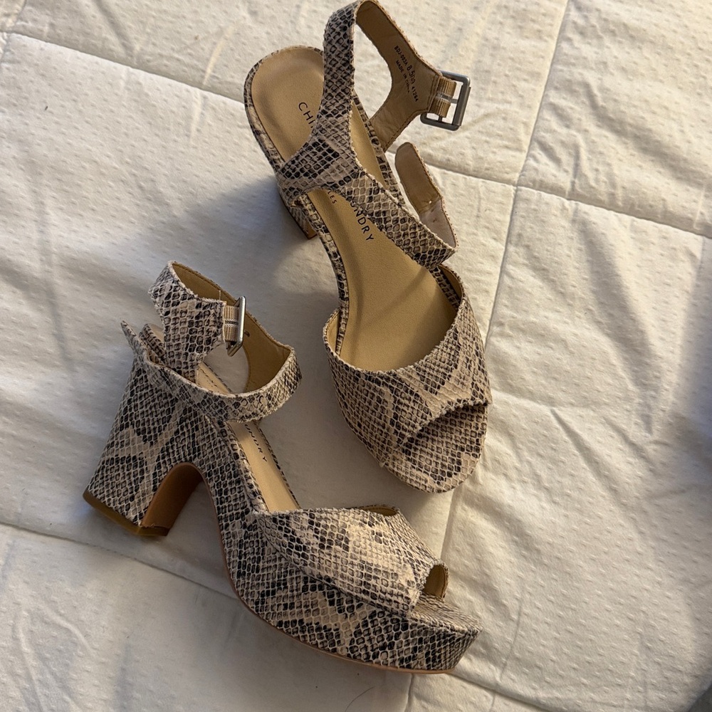 NWT: Chinese Laundry Women's Snakeskin Sandals